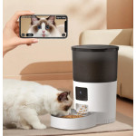 Cat feeder